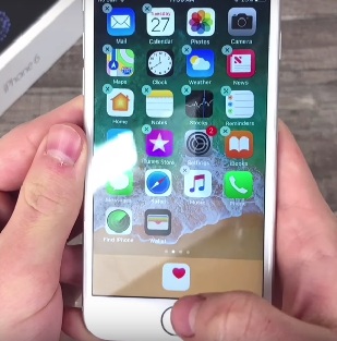 přetáhněte aplikaci do doku iphone
